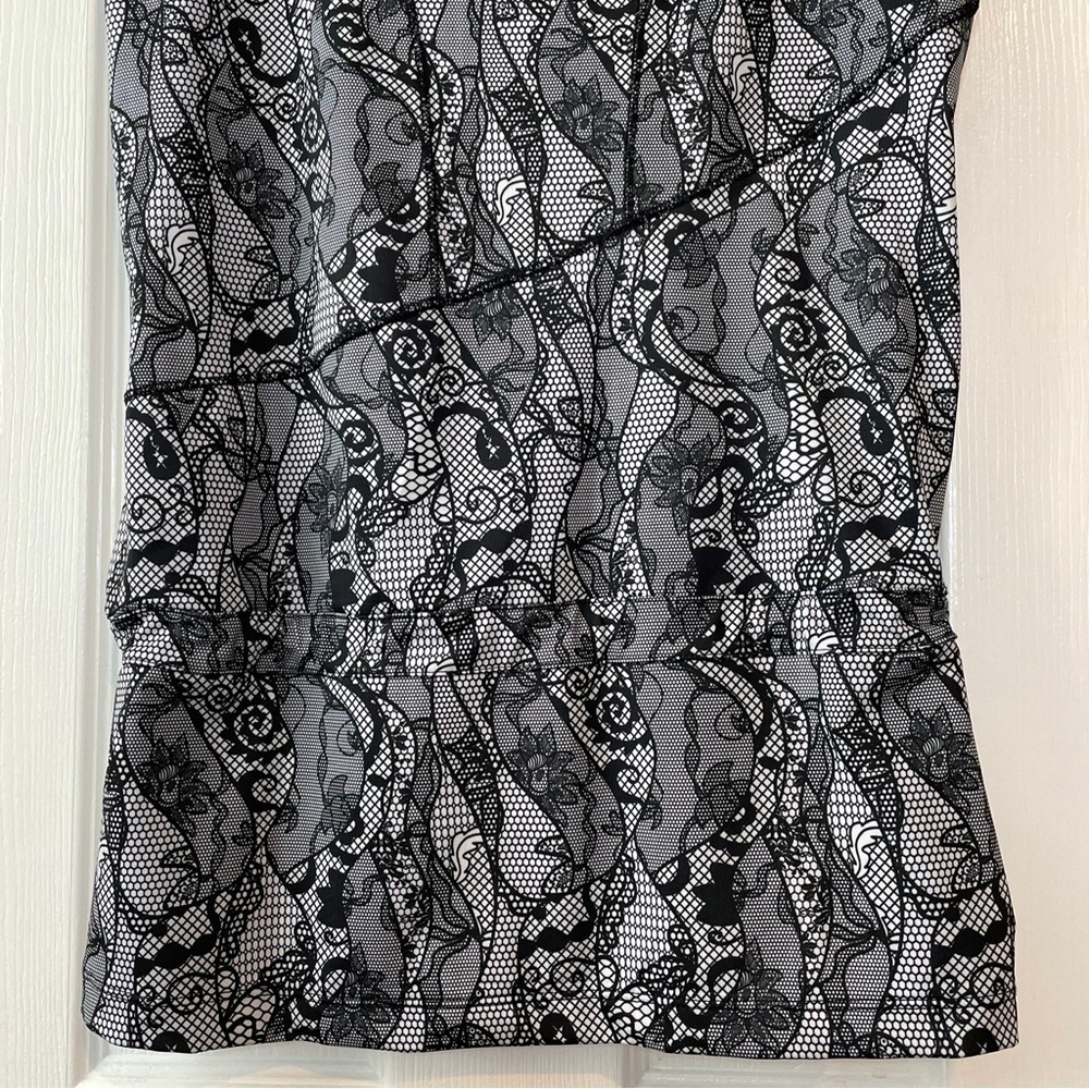 Nivo NVO Black and White Golf Athletic Top Small - Picture 10 of 16
